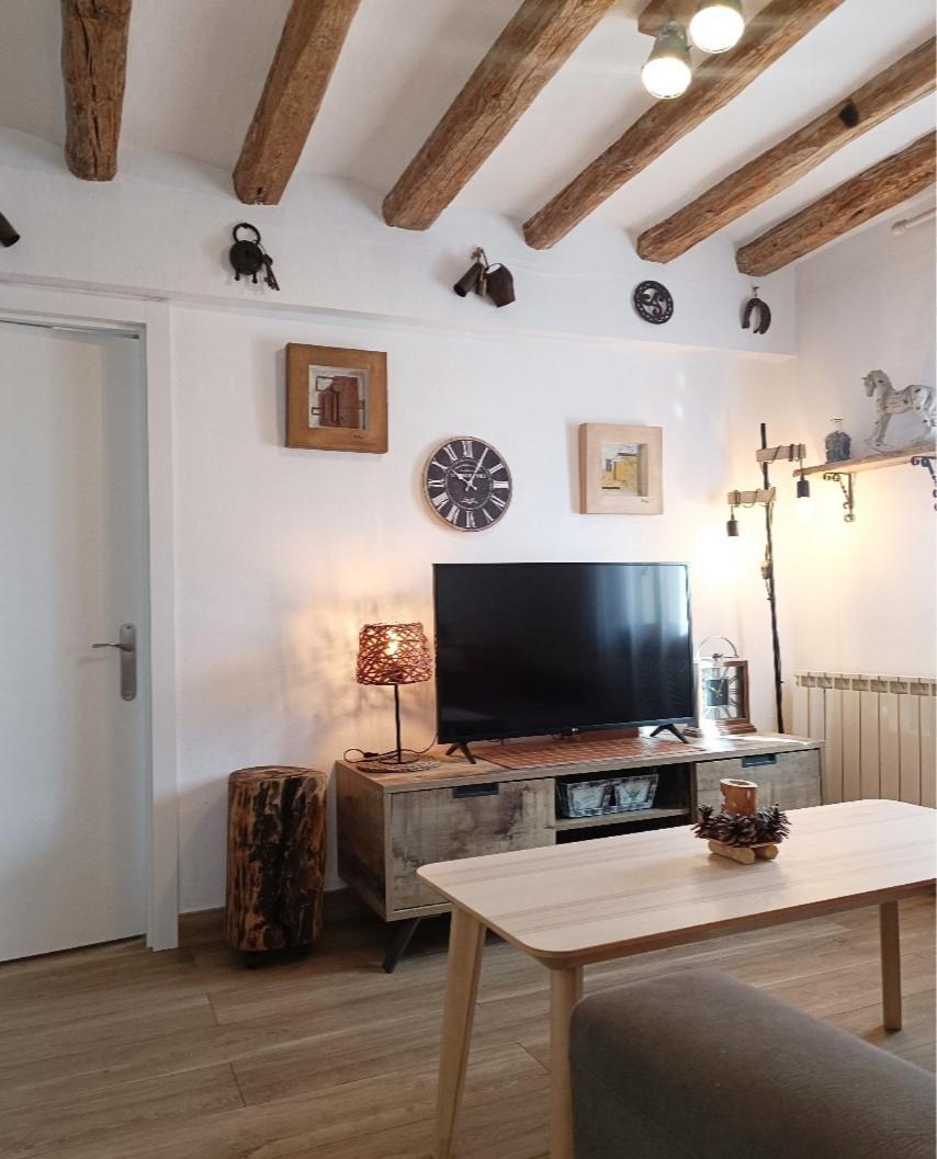 Apartament Turistic Campdevánol Eksteriør billede